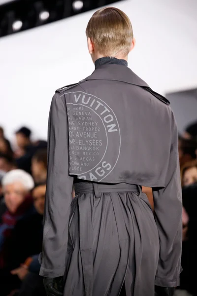 Look 24
